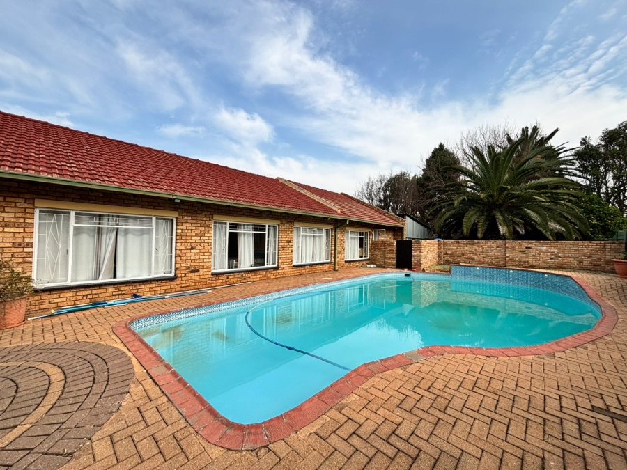 3 Bedroom Property for Sale in Flimieda North West